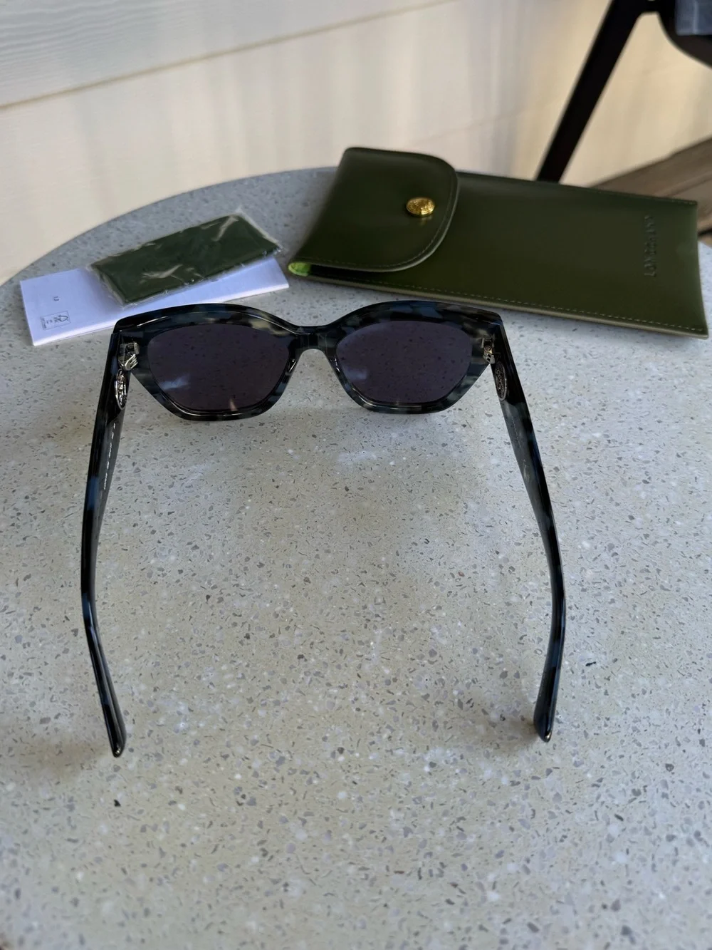 Longchamp tortoiseshell cat